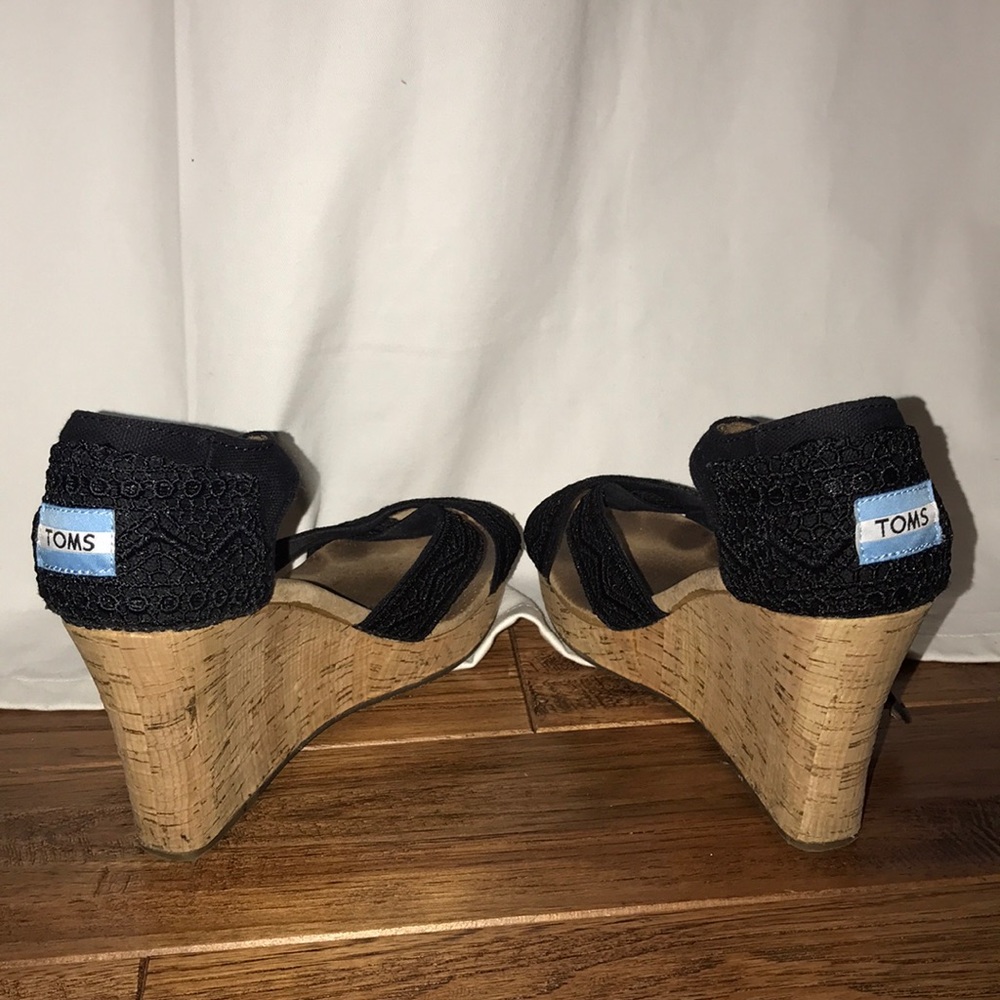 TOMS black sandal wedge